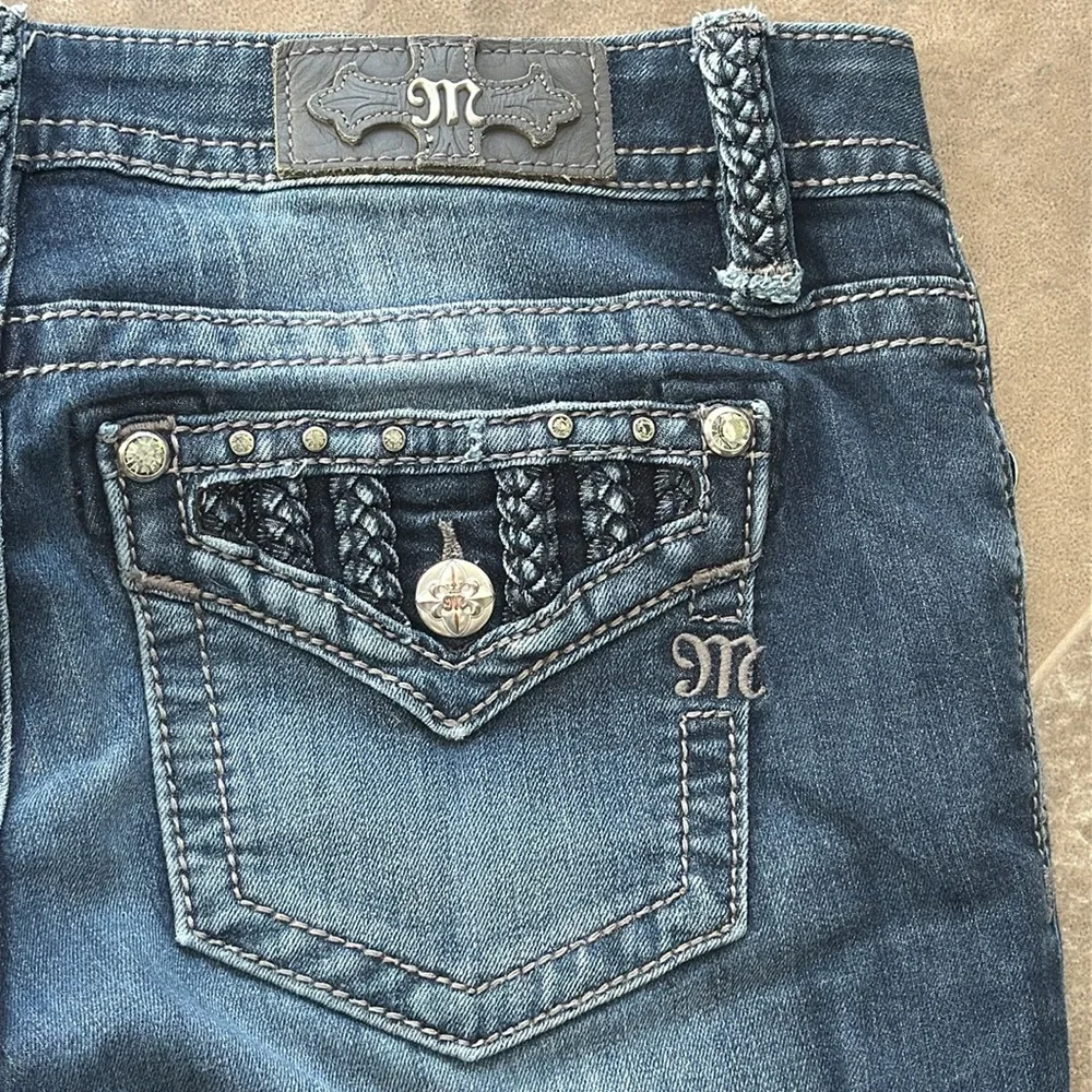 Miss Me 29 signature skinny These are stylish Miss Me bootcut jeans. Like new - Picture 6 of 16